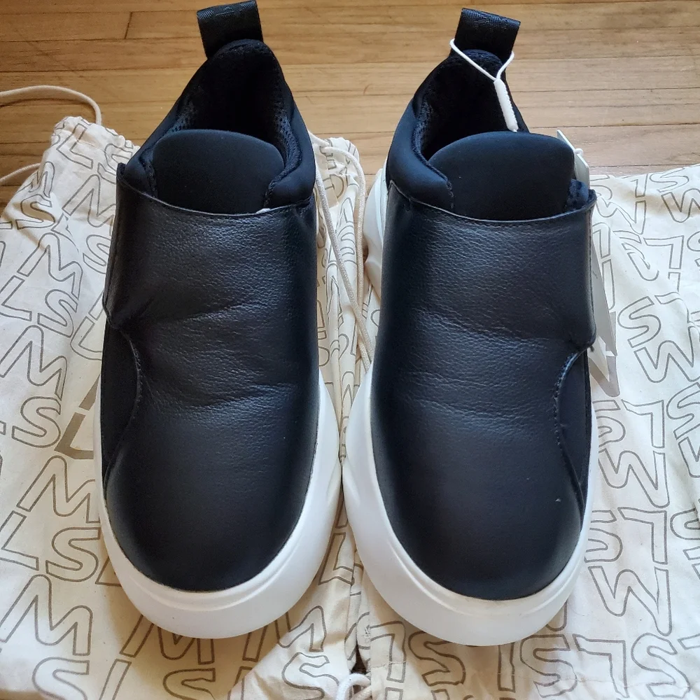 Magnlens Slip On Moon Jumpers Shoes Unisex Mens Size 8 Womens Size 9 90s style